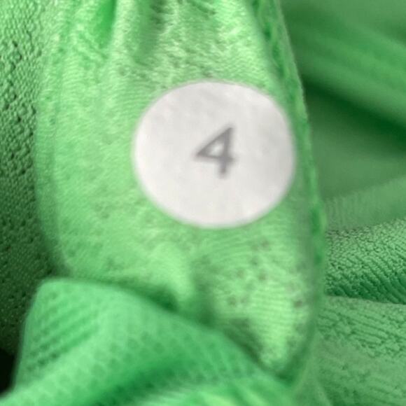 LULULEMON  Dancing Warrior Tank Bra Multi/ Pistachio Size 4 - Picture 7 of 7